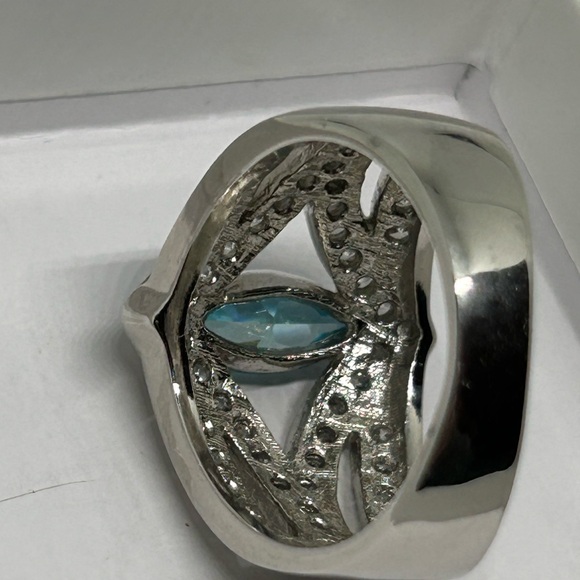 #41 Vintage Aquamarine & Cubic Zirconia Ring, Set in 925 Silver SZ 7 - Picture 6 of 10